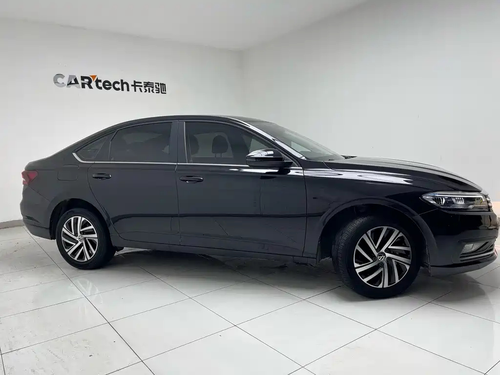 VOLKSWAGEN LAVIDA 2022
