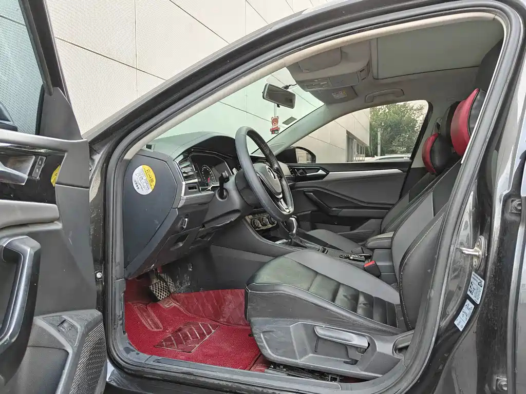VOLKSWAGEN SAGITAR 2019
