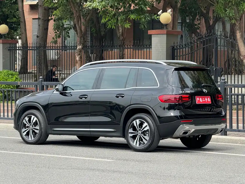 MERCEDES BENZ GLB 2023