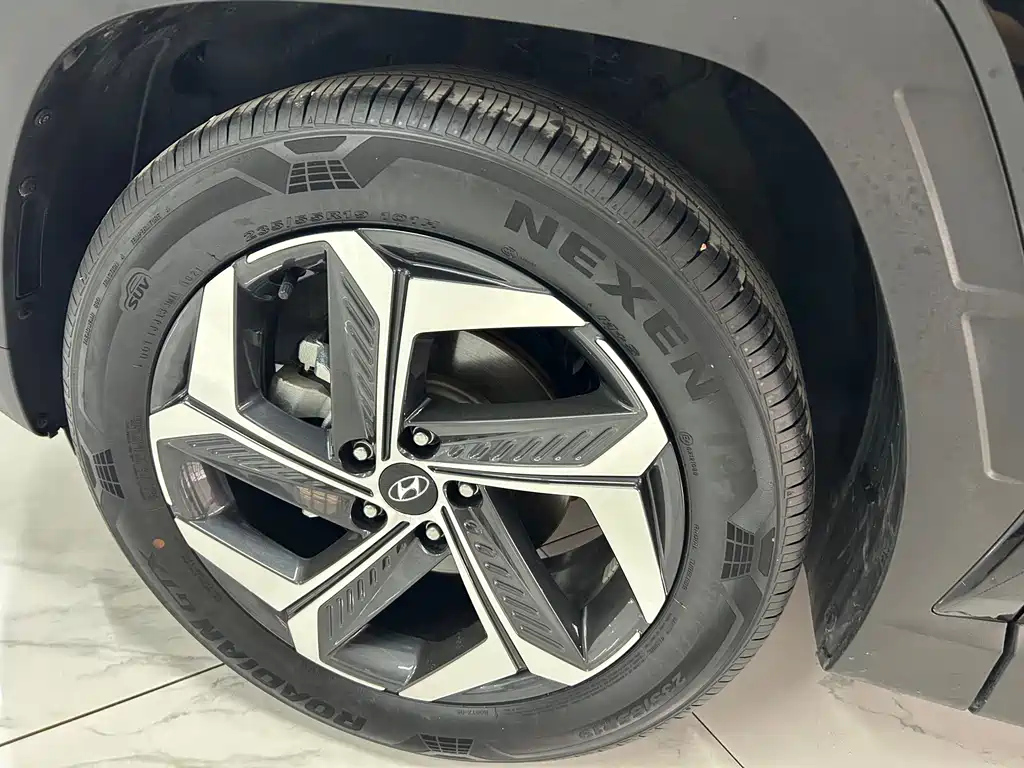 HYUNDAI TUCSON 2021