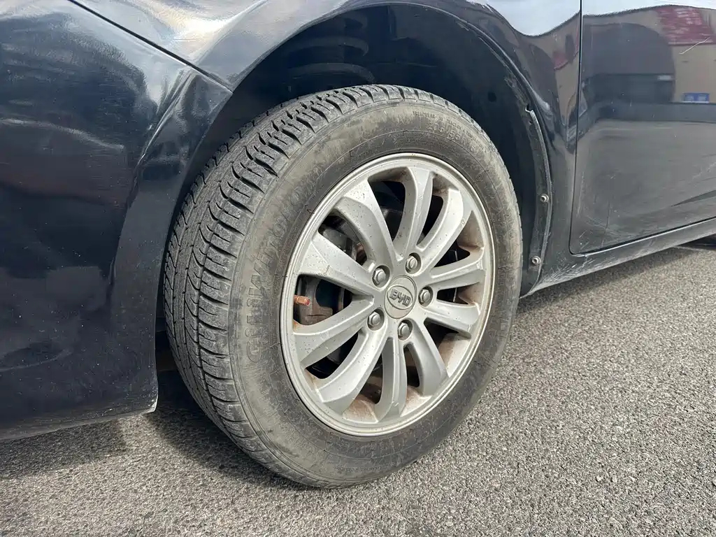 BYD SURUI 2014