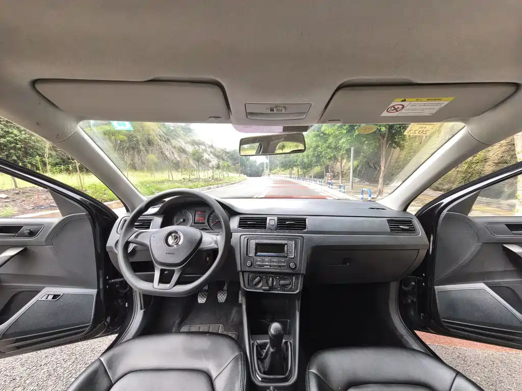 VOLKSWAGEN SANTANA 2016