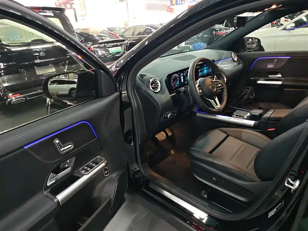 MERCEDES BENZ GLA 2023