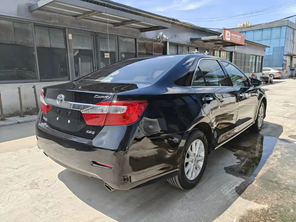 TOYOTA CAMRY 2012