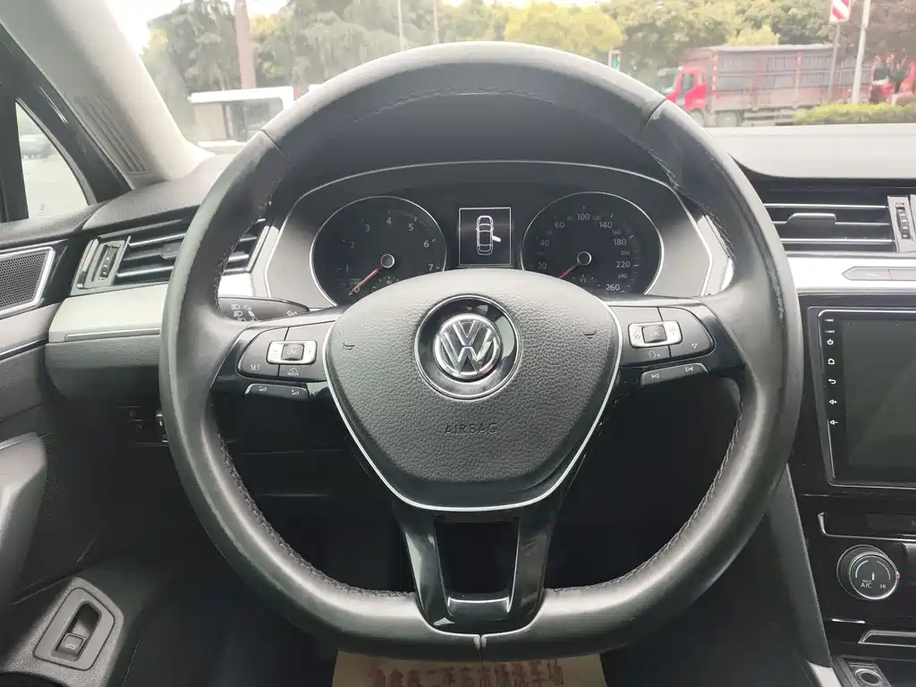 VOLKSWAGEN MAGOTAN 2018