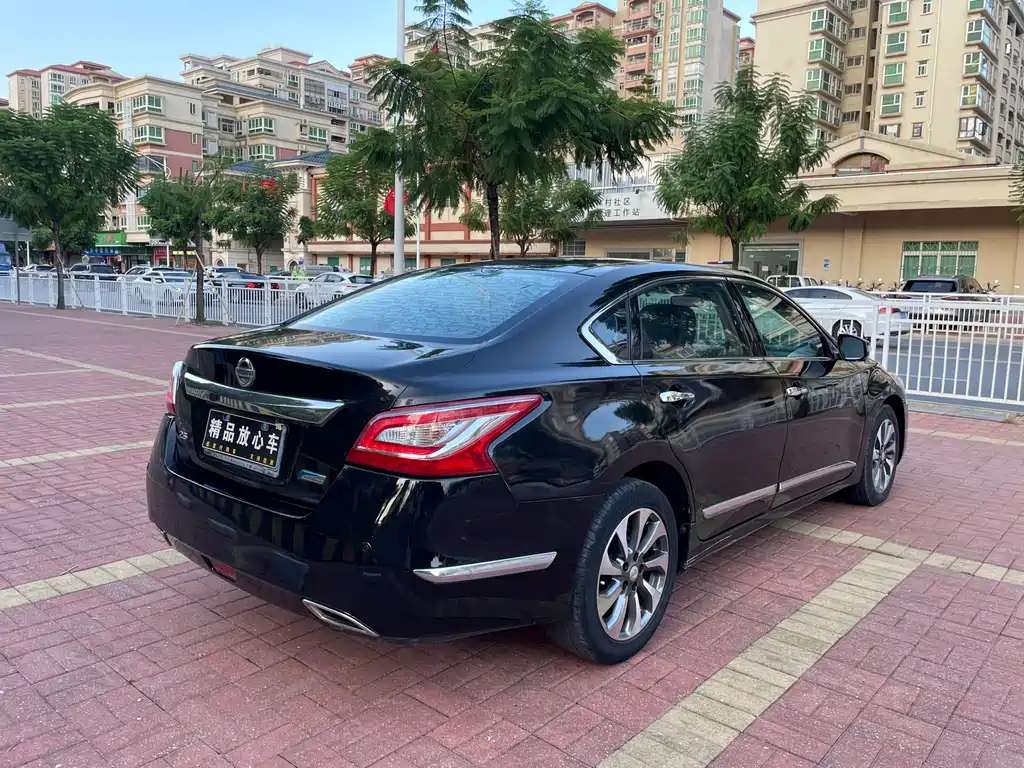 NISSAN TEANA 2015