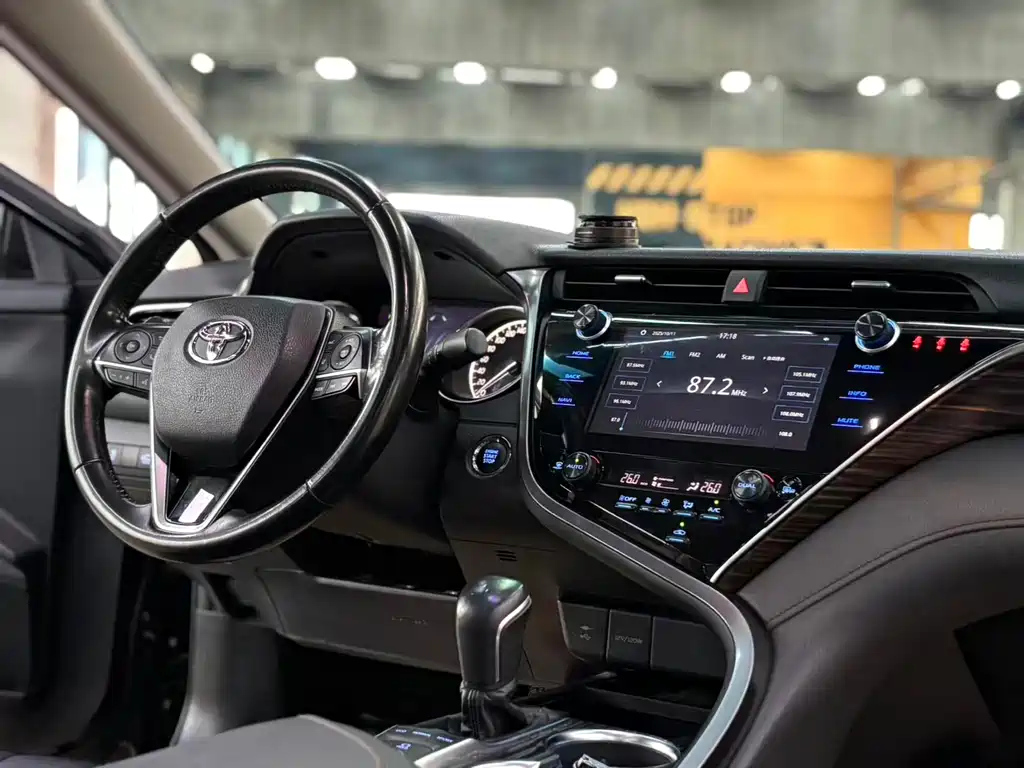 TOYOTA CAMRY 2019