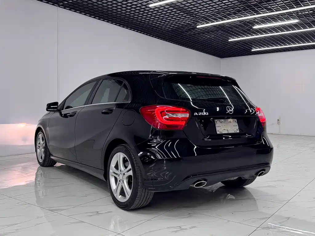 MERCEDES BENZ A-CLASS IMPORT 2015