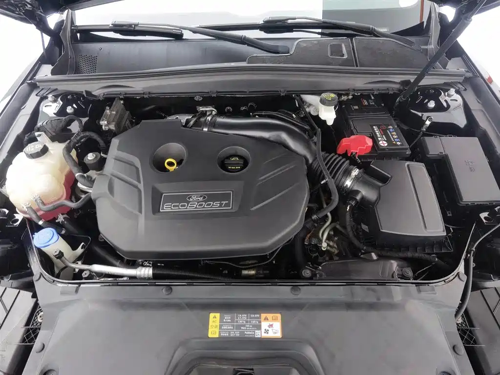 FORD TAURUS 2019