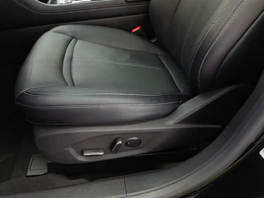 FORD TAURUS 2019