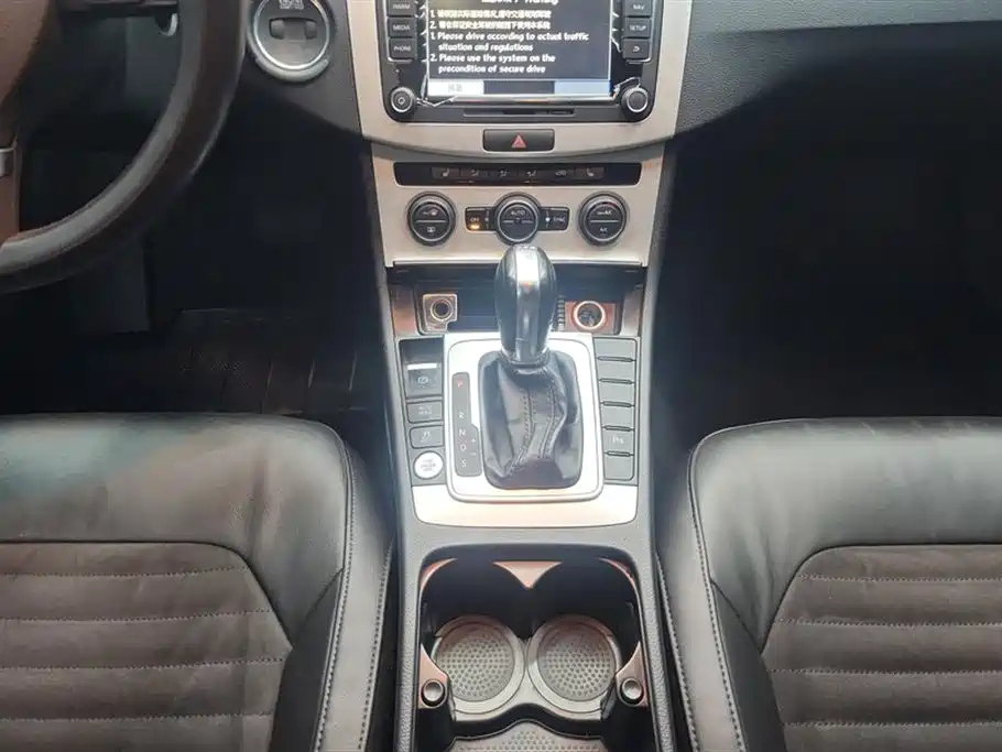 VOLKSWAGEN MAGOTAN 2016