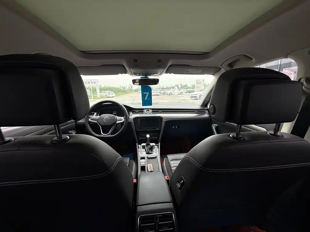 VOLKSWAGEN MAGOTAN 2021