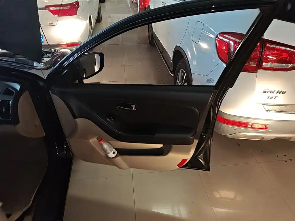 HYUNDAI CELESTA 2015