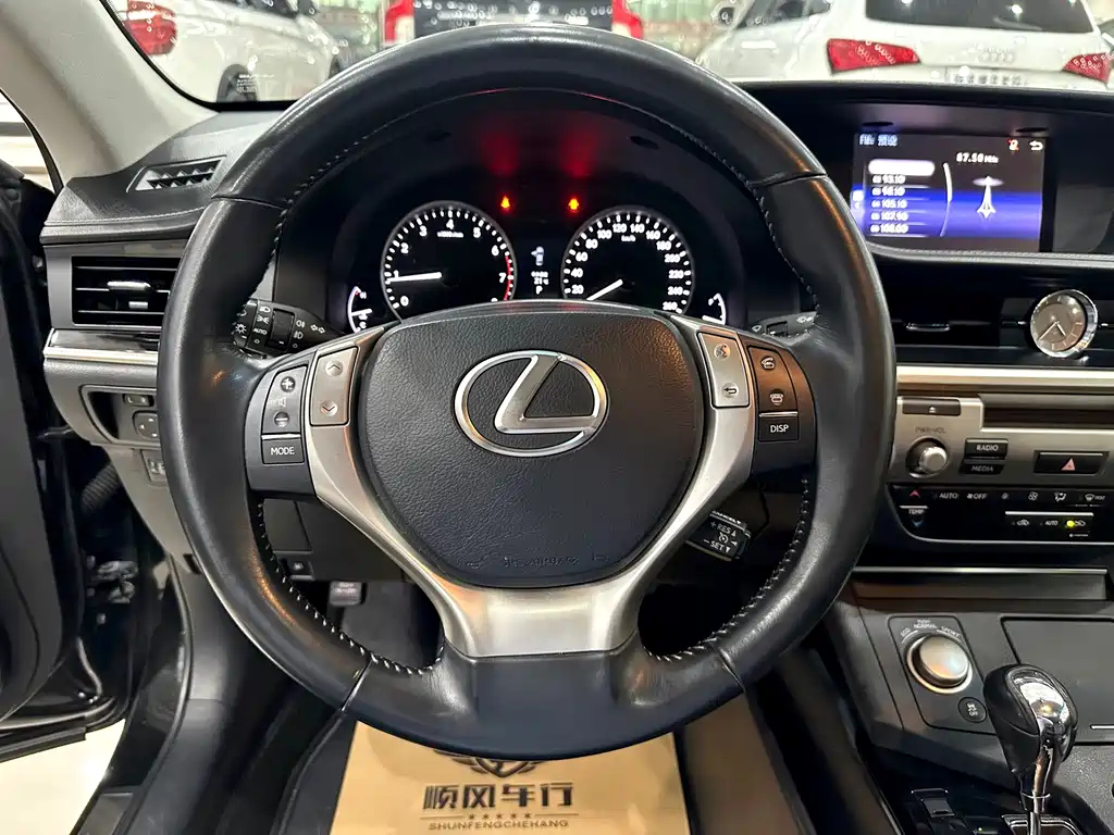 LEXUS ES 2014