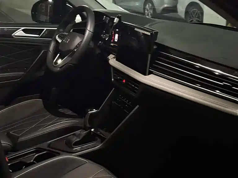 VOLKSWAGEN TIGUAN L 2024