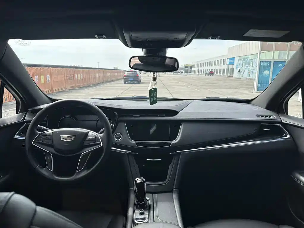 CADILLAC XT5 2021