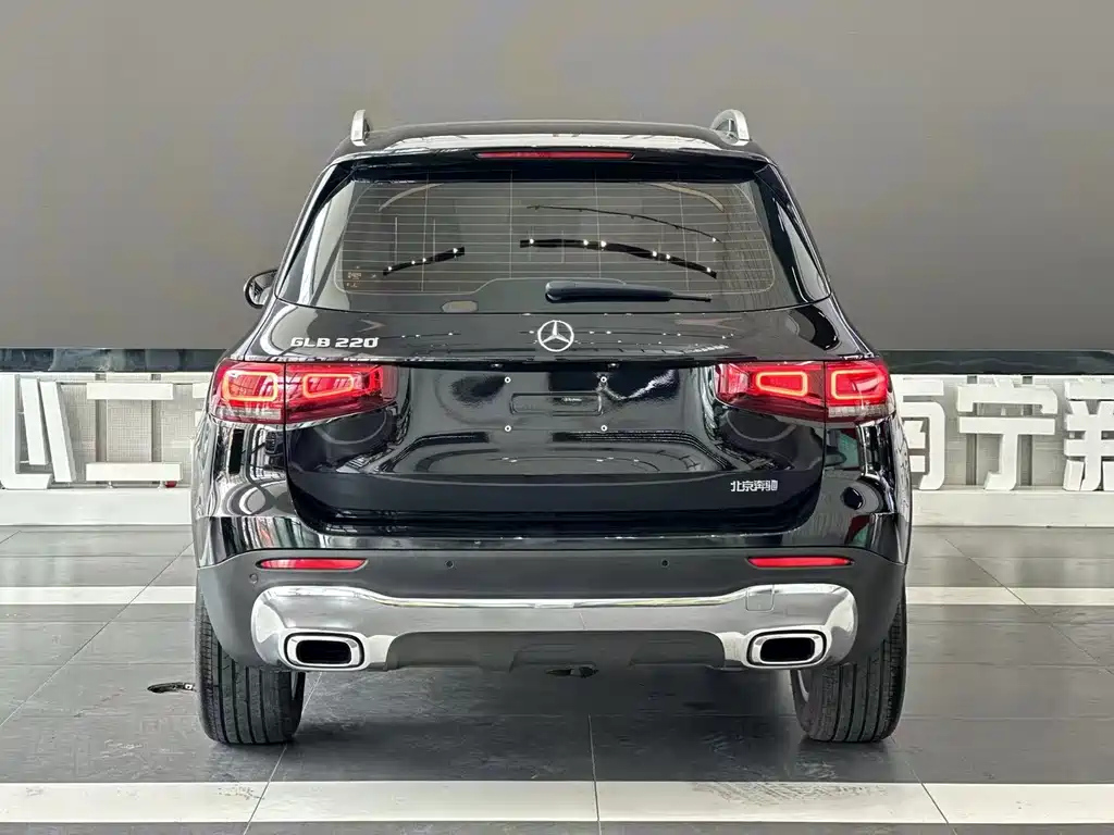 MERCEDES BENZ GLB 2023