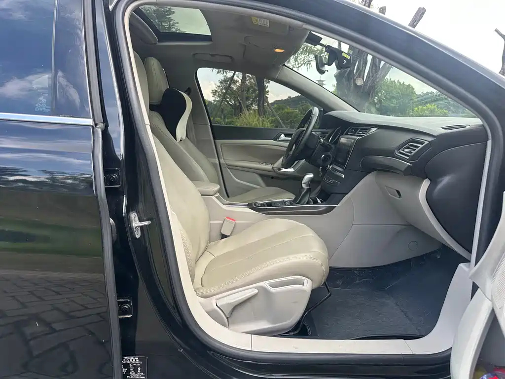 PEUGEOT 408 2014