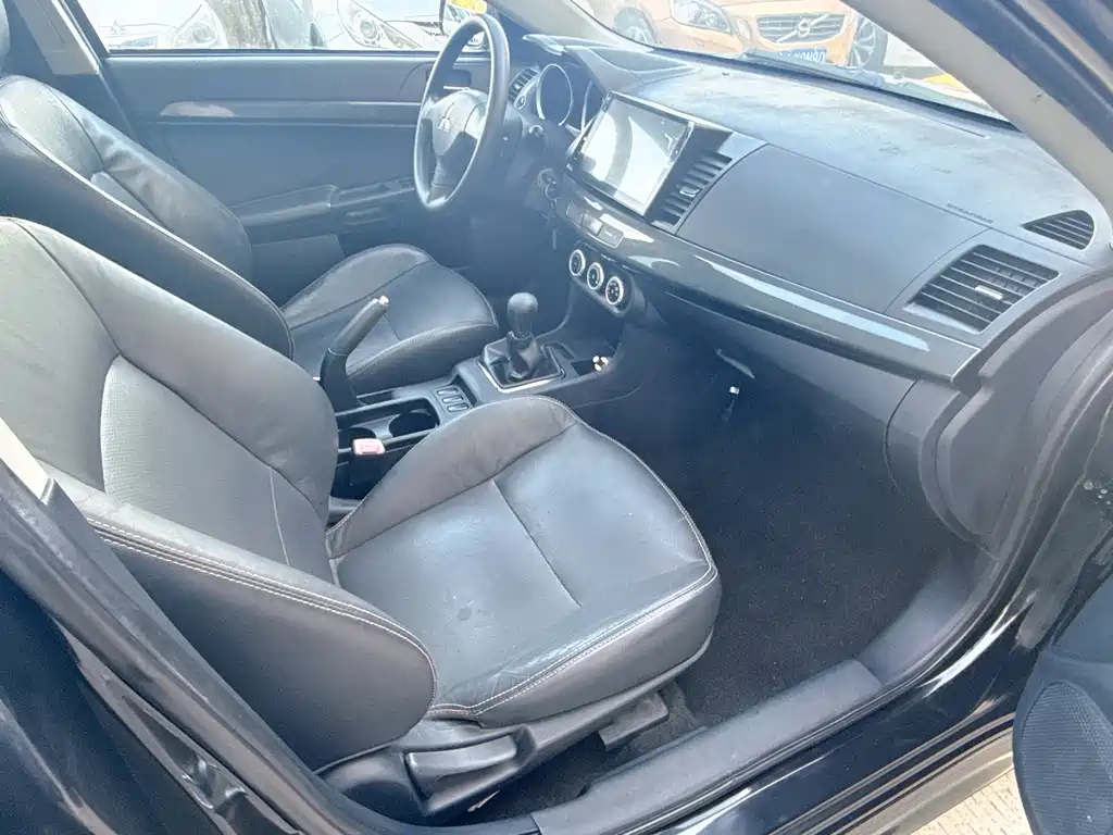 MITSUBISHI LANCER EX 2011