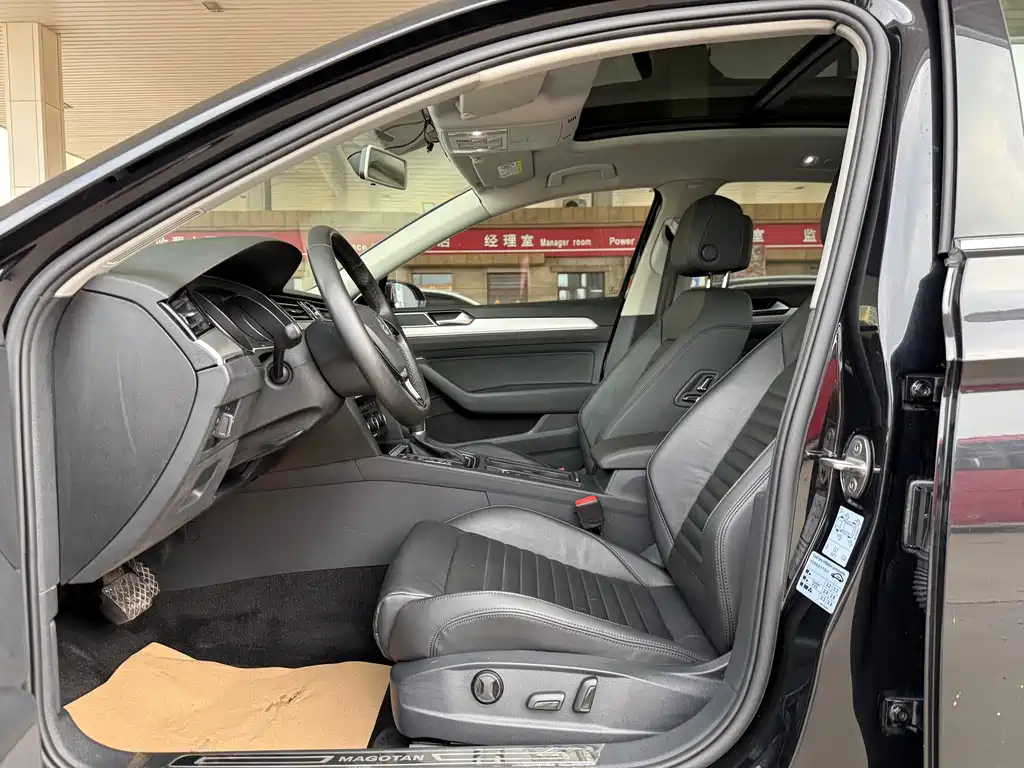 VOLKSWAGEN MAGOTAN 2018