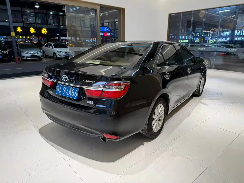 TOYOTA CAMRY 2015