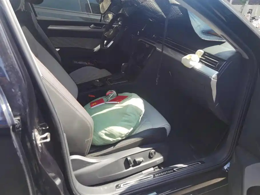 VOLKSWAGEN MAGOTAN 2023