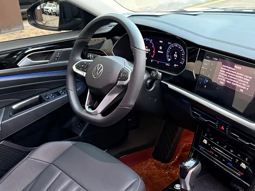 VOLKSWAGEN PASSAT 2025