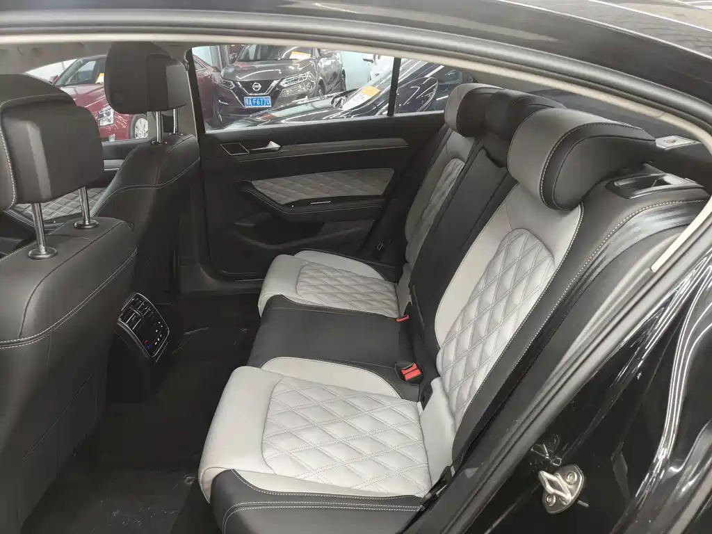 VOLKSWAGEN MAGOTAN 2024