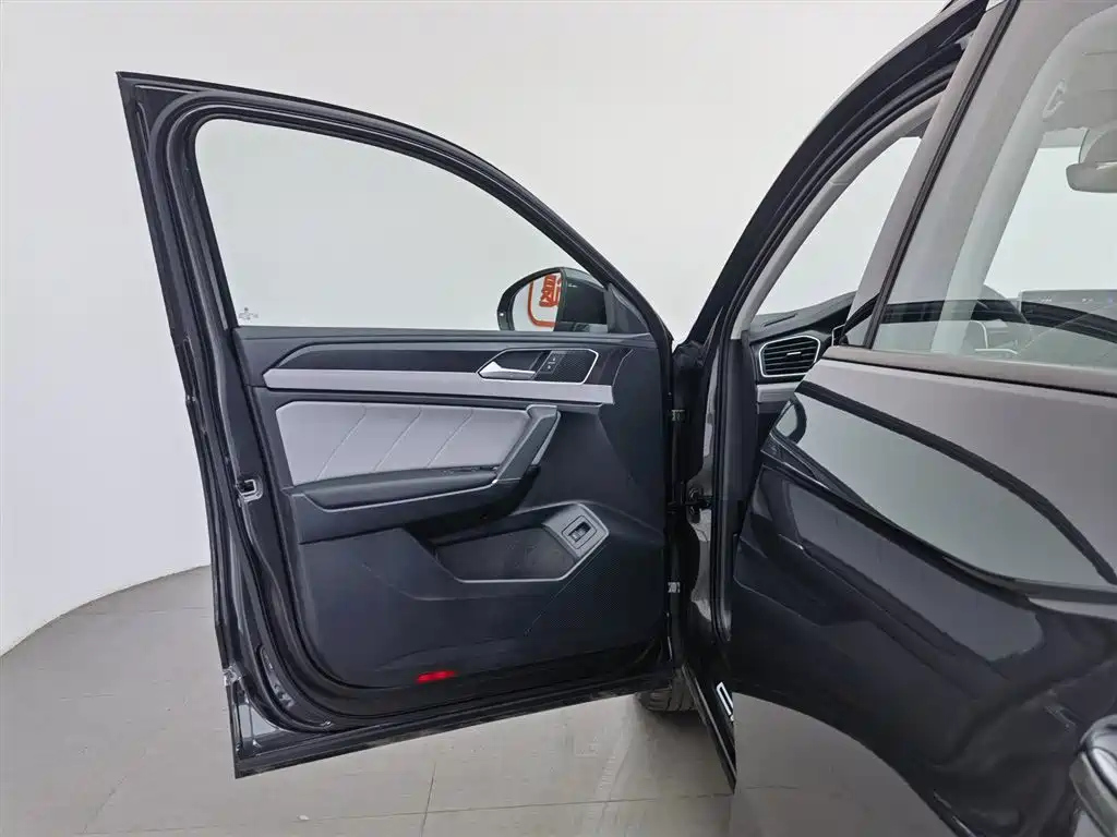 VOLKSWAGEN TAYRON 2024