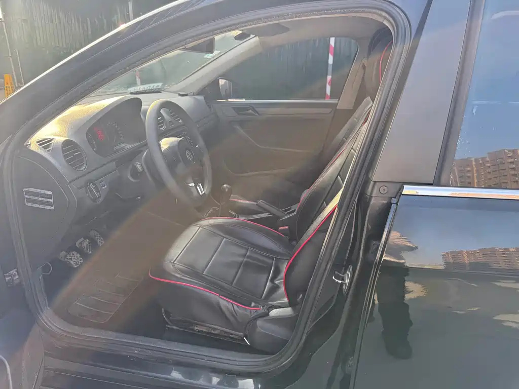 VOLKSWAGEN JETTA 2014