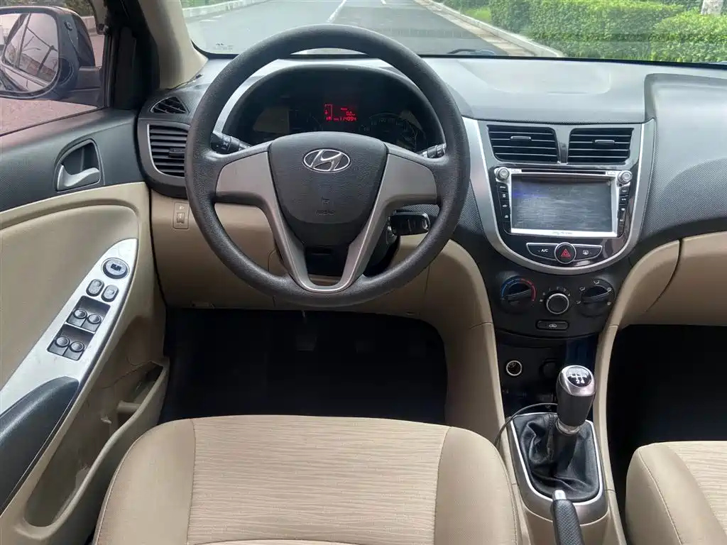 HYUNDAI RENA 2014