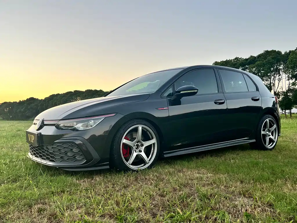 VOLKSWAGEN GOLF GTI 2021