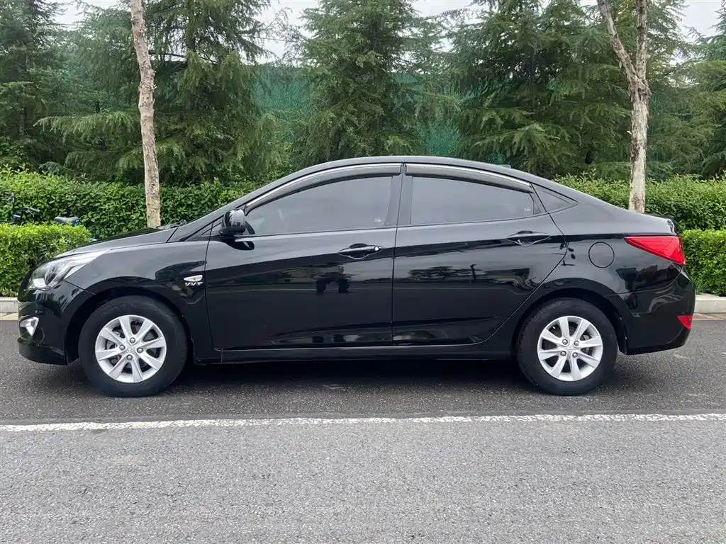 HYUNDAI RENA 2014