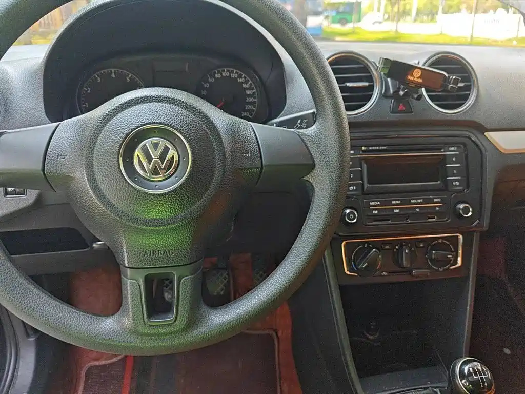 VOLKSWAGEN JETTA 2014