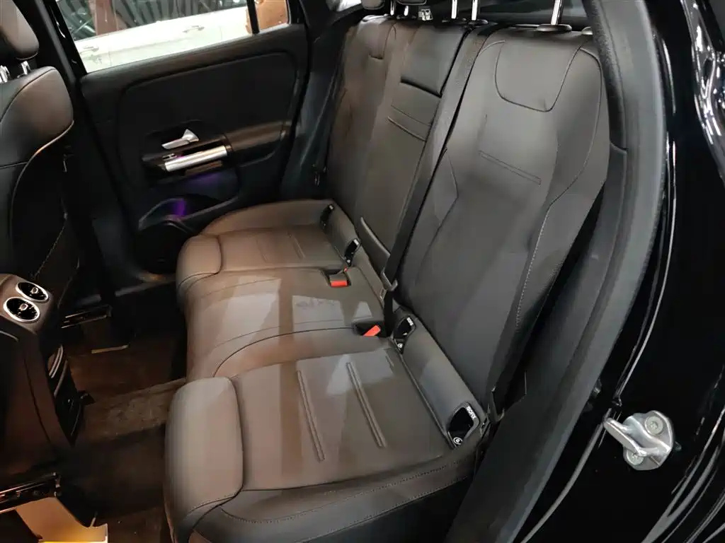 MERCEDES BENZ GLA 2023