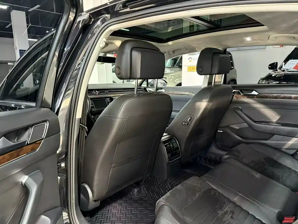 VOLKSWAGEN MAGOTAN 2018