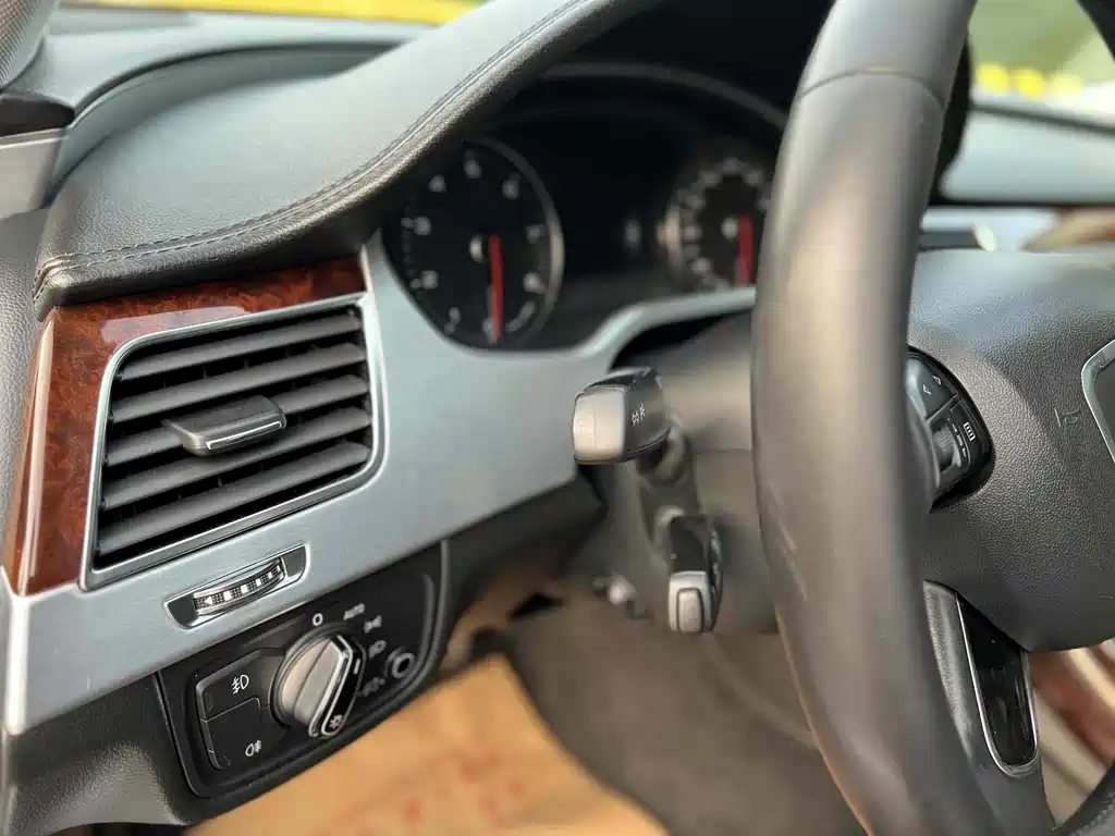 AUDI A8 2014