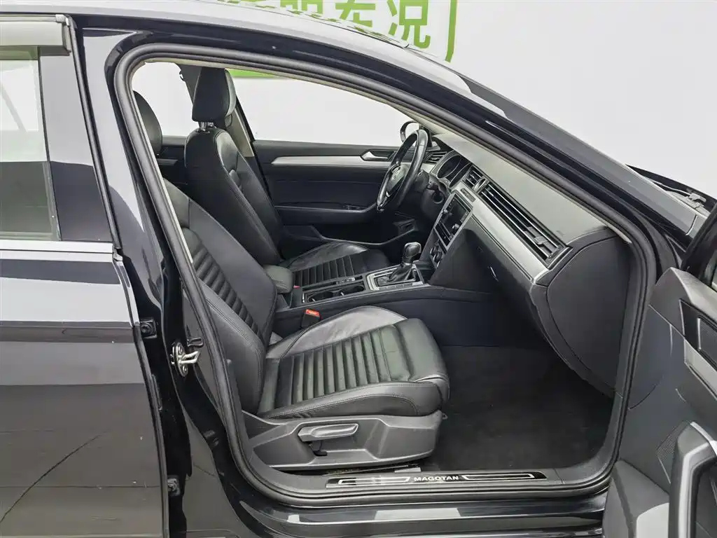 VOLKSWAGEN MAGOTAN 2018