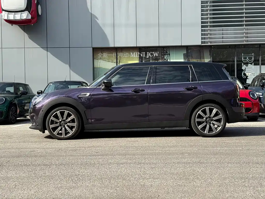 MINI CLUBMAN 2022