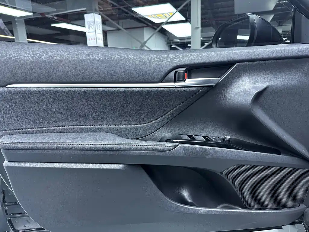 TOYOTA CAMRY 2023