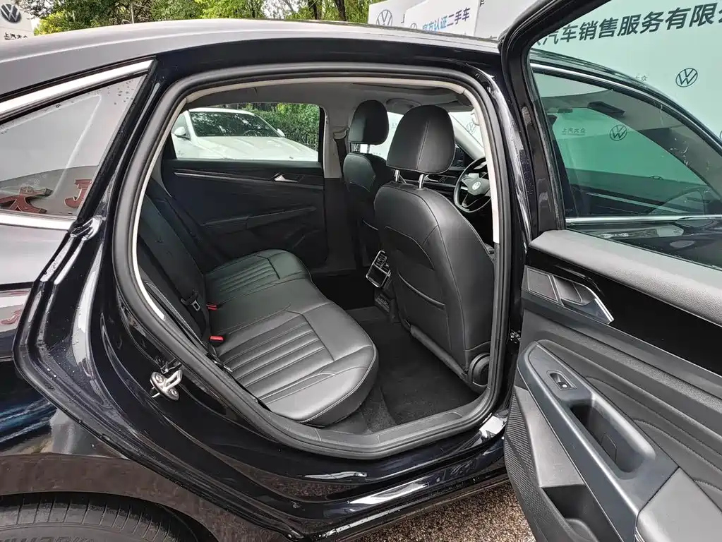 VOLKSWAGEN PASSAT 2022