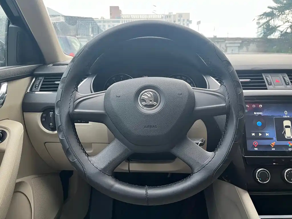 SKODA OCTAVIA 2015