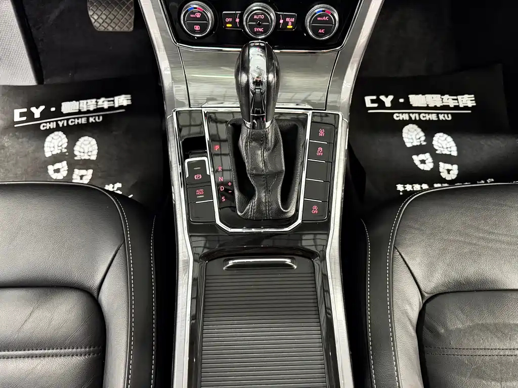 VOLKSWAGEN PASSAT 2016