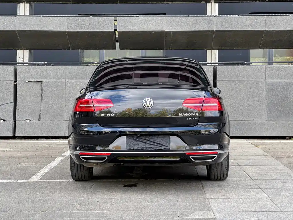 VOLKSWAGEN MAGOTAN 2017