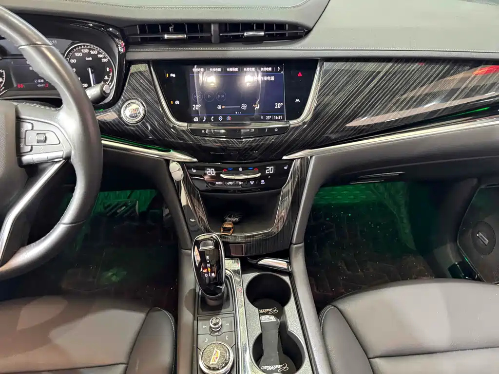 CADILLAC XT6 2022