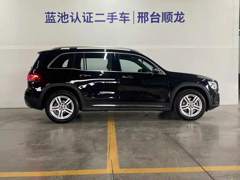 MERCEDES BENZ GLB 2023