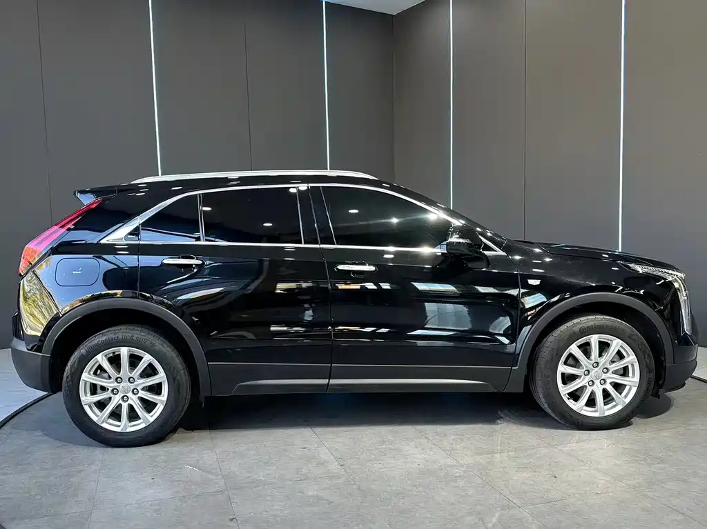 CADILLAC XT4 2023