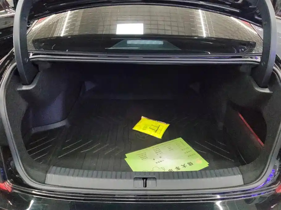 VOLKSWAGEN PASSAT 2024