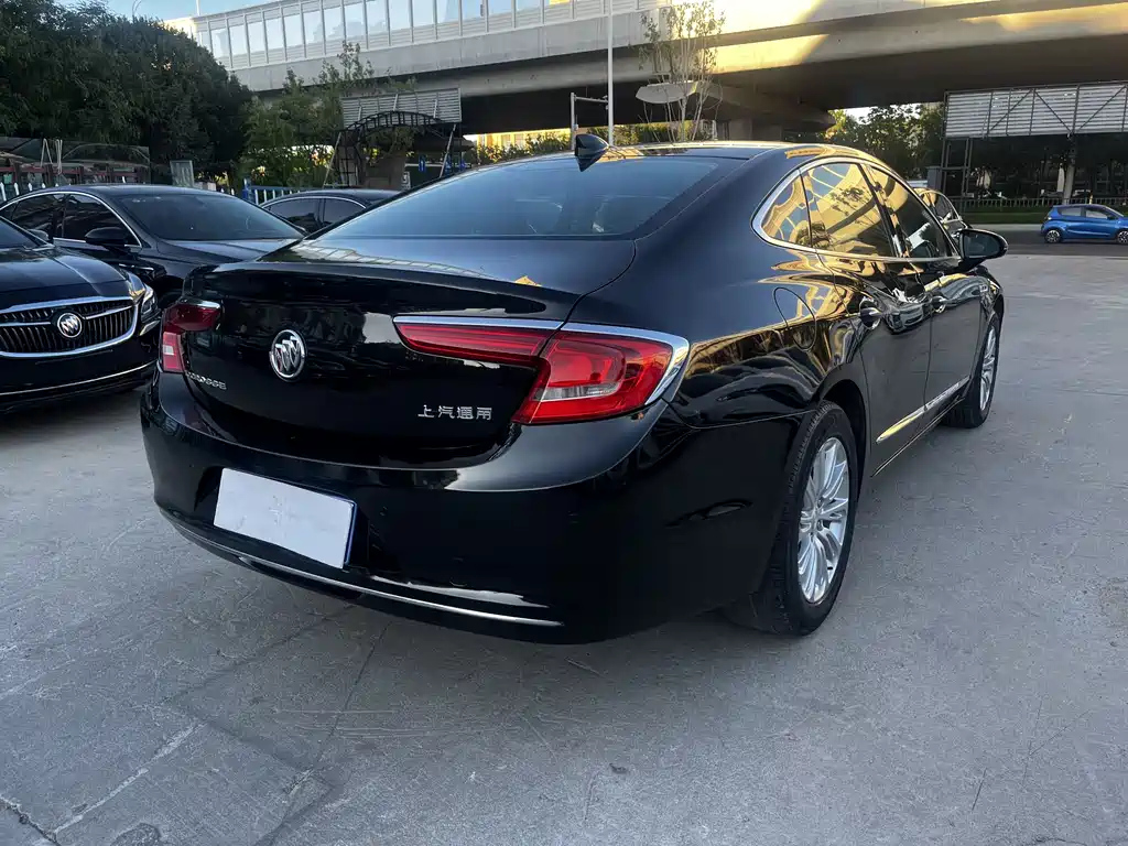 BUICK LACROSSE 2018