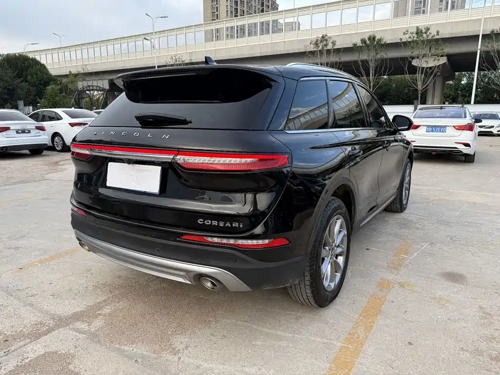 LINCOLN ADVENTURER 2021